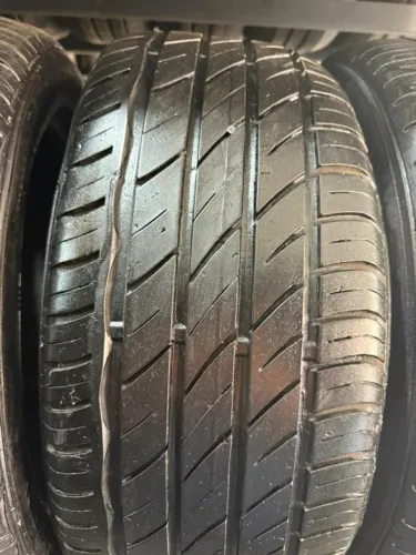 Pneu Barum 215/50/17 de  80 % vida útil