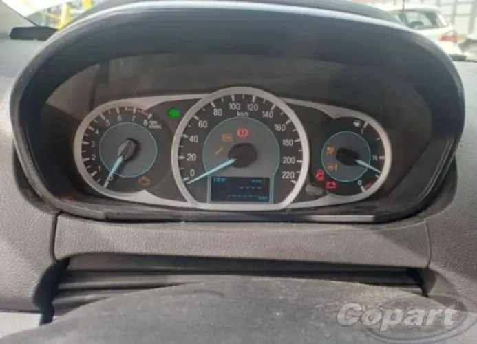 para retirada de peças Ford Ka Sedan SE 1.5 16V Sigma 2015, com chave