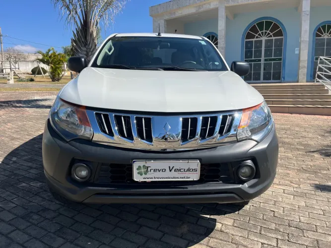 L-200 triton 4x4 manual  2022