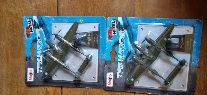 Aviões de Metal Maisto
