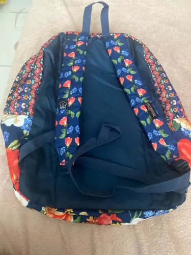 Mochila Floral Jansport colab com a FARM