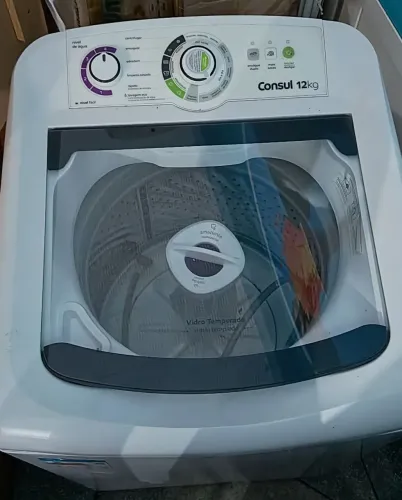 MÁQUINA de LAVAR ROUPA