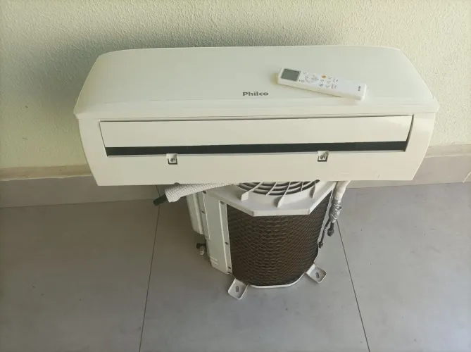 Vendo ar condicionado 9 mil btu convencional instalado