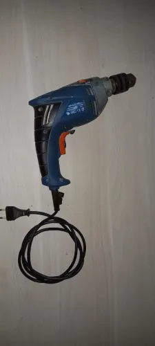 FURADEIRA DE IMPACTO 810W PROFIELD 127V - GATILHO COM DEFEITO