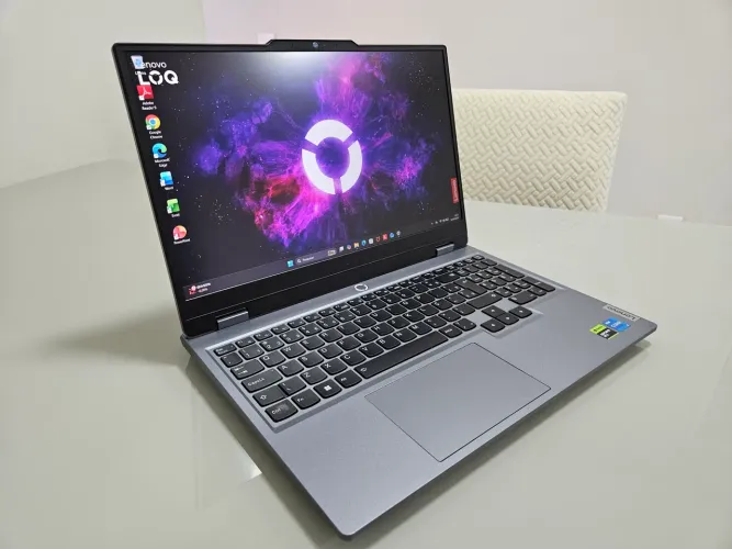 Notebook Lenovo LOQ 15IRX9 Core i5/ 16GB de RAM/ 512GB de SSD/ RTX 3050 de 6GB