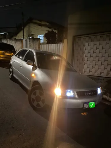 Audi A3 1.8 5P Mec. 2000
