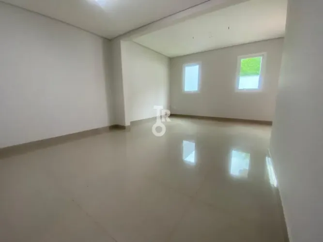 LINDA CASA A VENDA NO CONDOMÍNIO VILA VERDE- JUNDIAÍ-SP -GRAMADÃO