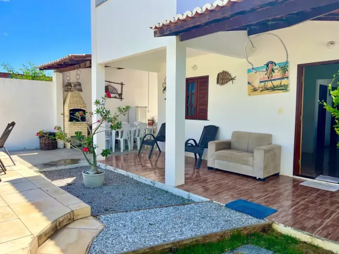 Casa duplex tem 200 metros quadrados com 4 quartos em Canoa Quebrada - Aracati - CE