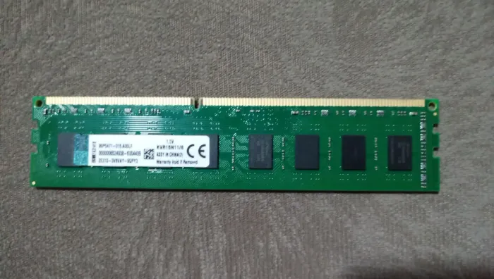 memória RAM 8 GB DDR3 1600 Kingston ValueRAM