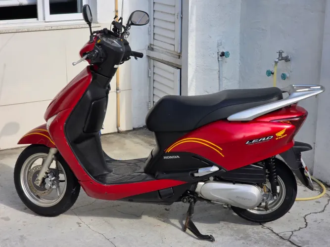 VENDO HONDA LEAD NOVA