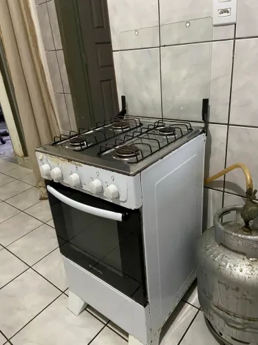 Vendo fogão 4 bocas , 200$