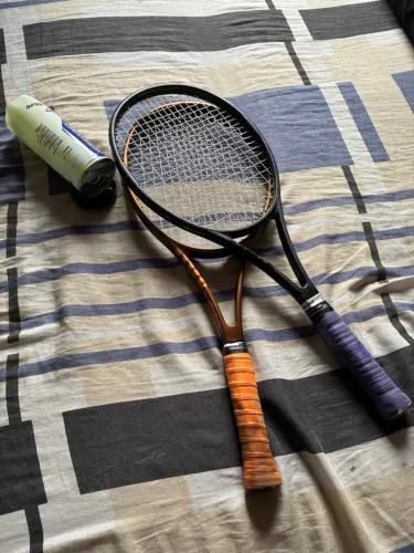 VENDO PAR DE RAQUETE + 3 BOLA NUNCA USADA