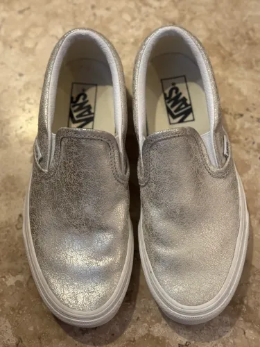 Tênis vans slip on edição metalizada