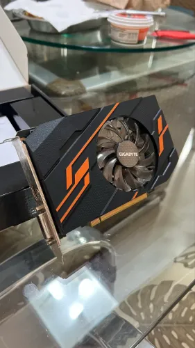 GT 1030 Gigabyte 2GB GDDR5 - Ótimo Estado