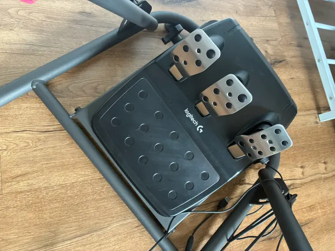 Volante Logitech G920 + Cockpit Veloce V3 (2 MESES DE USO COM GARANTIA)