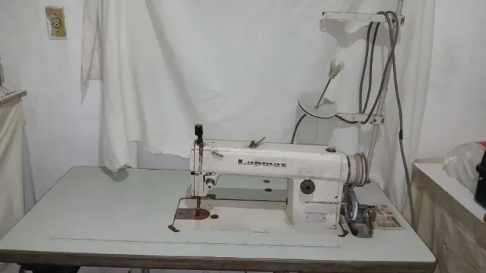 : Máquina de Costura Reta Industrial Sun Special Complet 110V 220V a 400W (Alta ro