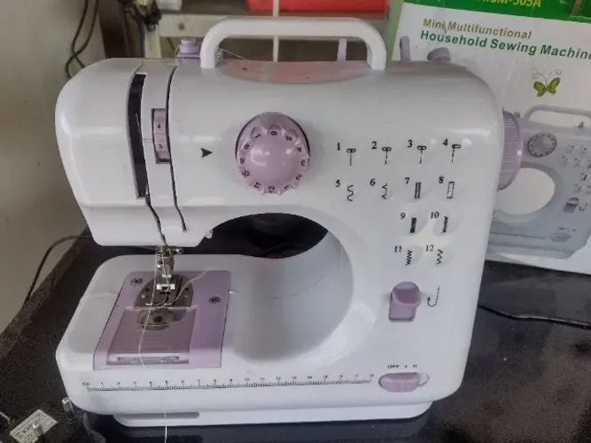 Máquina de costura portátil modelo SM-505A