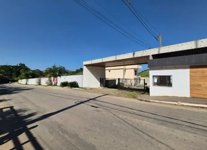 2 Lotes em Xerém - Vendo Juntos ou Separados - Ótimo Condomínio