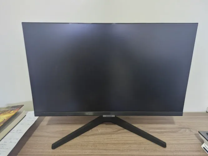 Vendo Monitor / TV Samsung M5. 24 polegadas e controle remoto.