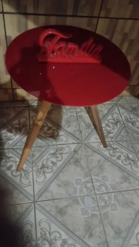 Mesinha vermelha