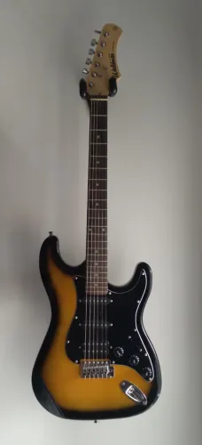 Guitarra + Pedaleira + Caixa de Som + Capa Transporte + Cabo de Som