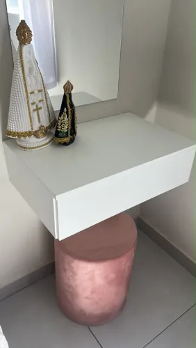Gaveta suspensa com puff rose