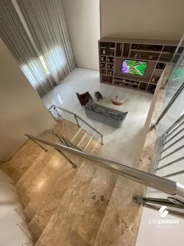 Casa à venda no Condomínio Maikai com 330m² de área construída, 468m² área de t