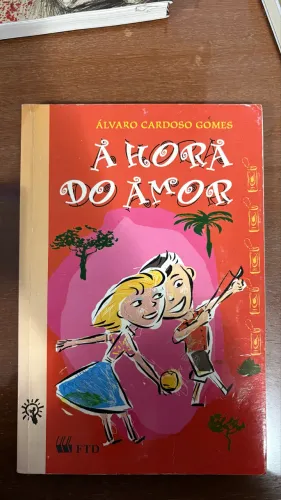 Livro ?A hora do amor?