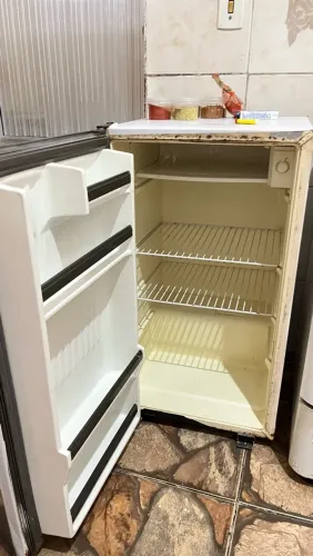 VENDO FRIGOBAR