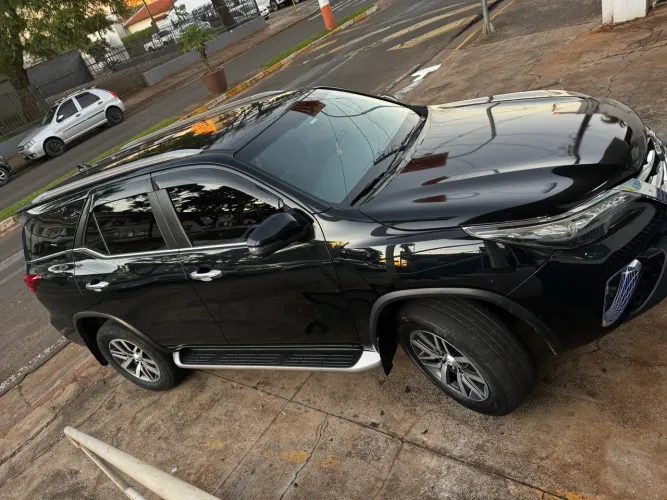 Toyota Hilux SW4 SRX 4X4 2.8 TDI 16V Dies. Aut. 2019