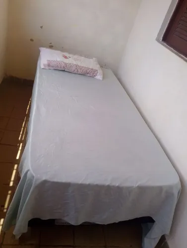 Vendo cama Box solteiro