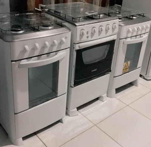 Fogões em perfeito funcionamento, forneço garantia de funcionamento.
