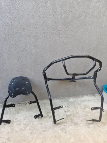 Vendo suporte baú e proteção carenagen da moto Honda adv 