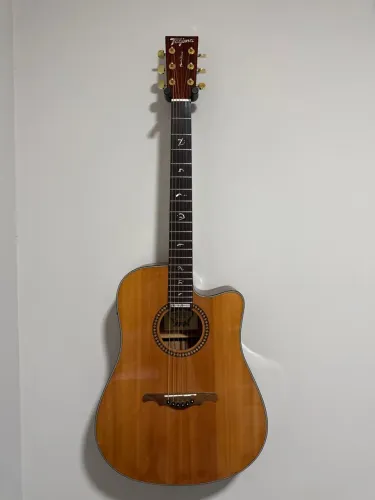Violão Tagima Juninho Afram regulado e customizado