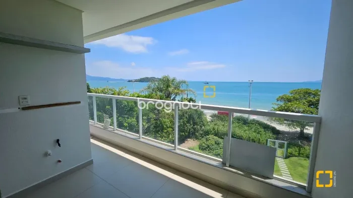 Apartamento de 3 quartos , frente mar, à venda em Canasvieiras