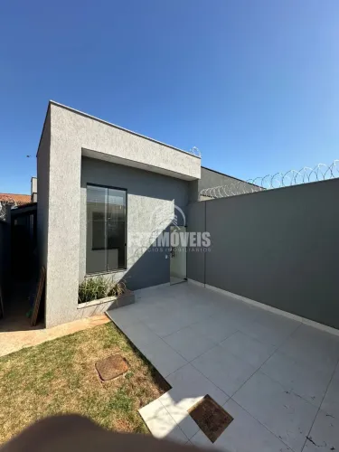 Casa térrea no Setor Jardim Colorado, Goiânia, com pé-direito duplo e churrasqueira a carv