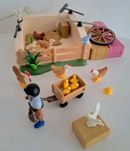 Playmobil Lote 18 Granja Galinhas Pombos e Pintainhos 