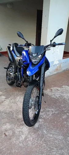 Vendo Lander em ótimo estado de conservação
