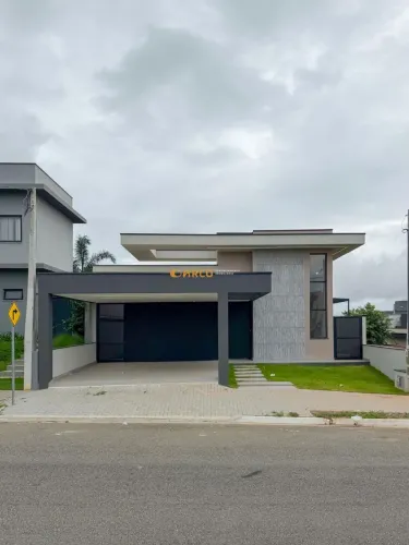 Casa Térrea Moderna com 3 Suítes | Pé Direito Duplo | Condomínio Aruanã