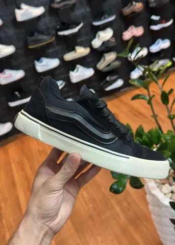 Tênis Vans Knu Skool Preto Grafite Unissex Premium Cor: Preto/Branco - Disponível 34 AO 43