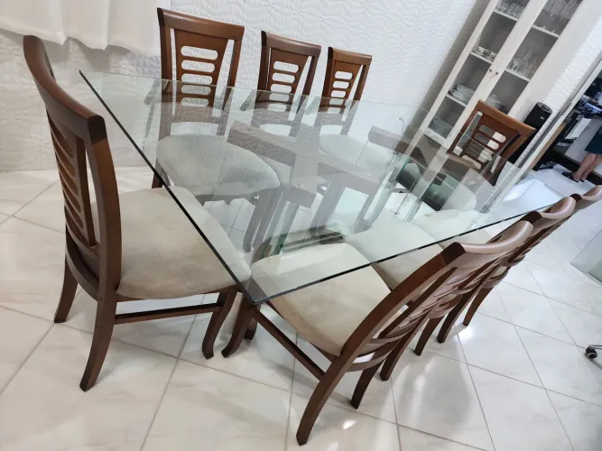 Mesa de Jantar com 8 cadeiras