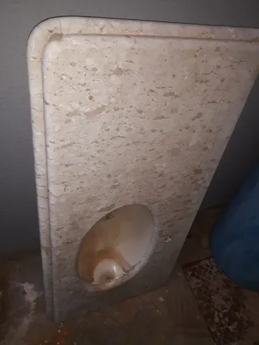 Vende-se Pia de Banheiro com Bancada Bege Bahia 50 cm largura x 1.14 comp 