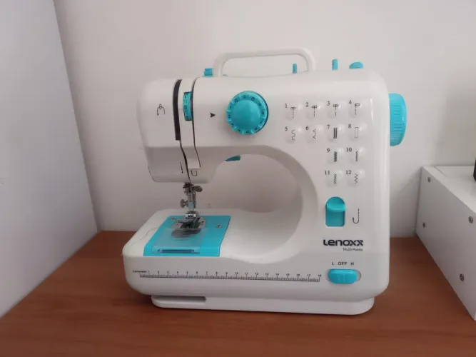 Máquina de Costura Portátil Lenoxx Multi Points - Desregulada
