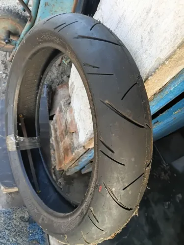 Pneu novo zero pra vender no precinho 380