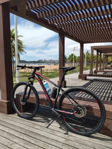 Vendo Bicicleta OGGI 7.0 11V Deore Aro29