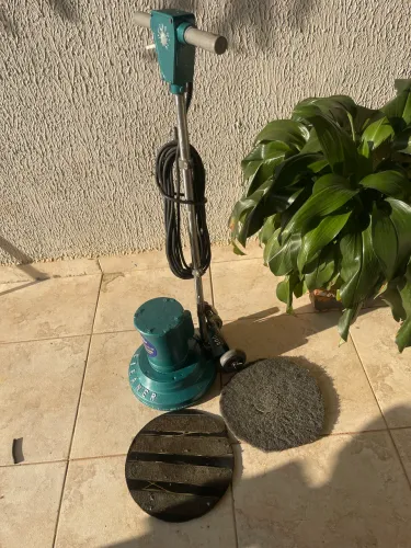 Enceradeira cleaner plus