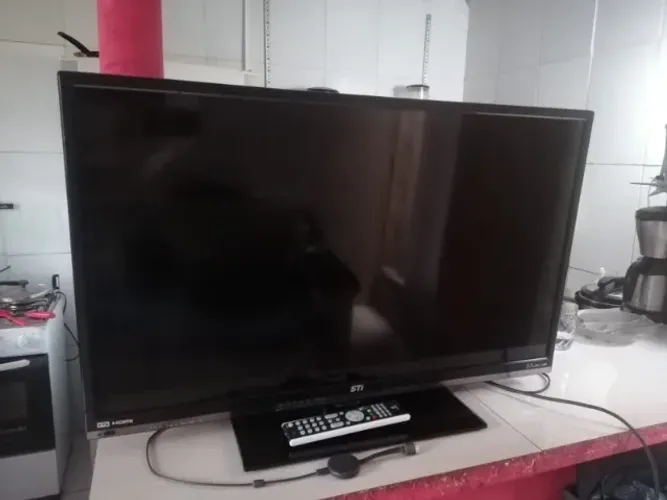 TV Semp Toshiba (STi) 43 polegadas + Chromecast