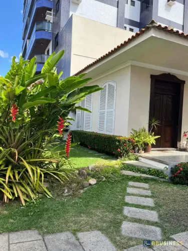 Casa para locação com 3 quartos, sendo 1 suíte - Centro, Campos dos Goytacazes, RJ