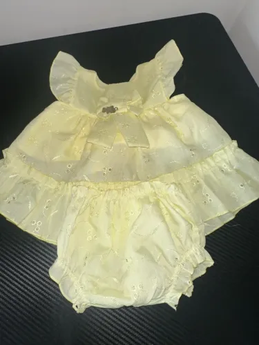 Vestido RN amarelo usado