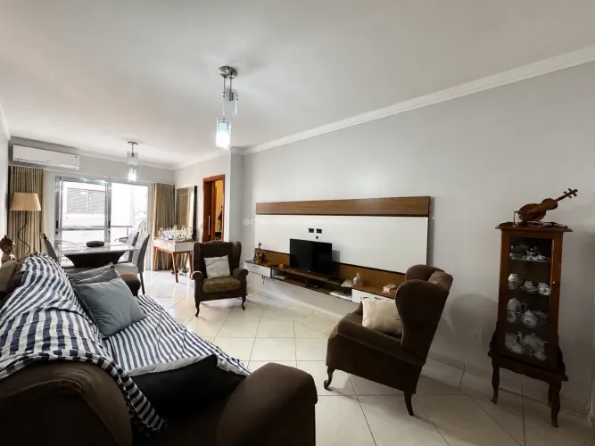 Apartamento à Venda no Parque do Mirante.